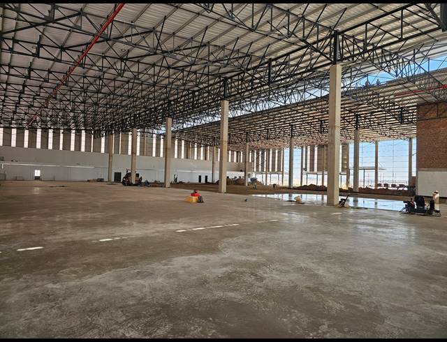 6,000M² WAREHOUSE TO LET IN LANSERIA